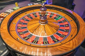 Studio dealer langsung Lightning Baccarat naga20000 dengan tampilan kartu dan multiplier